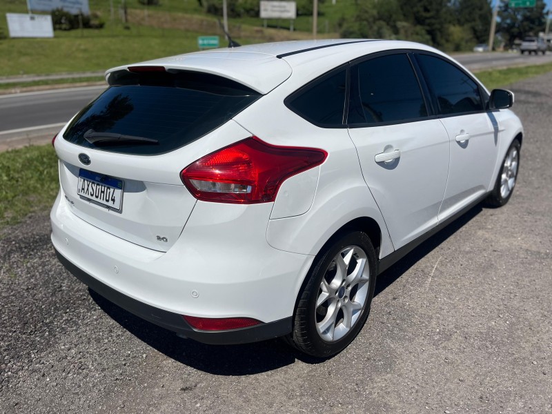 FOCUS 2.0 SE HATCH 16V FLEX 4P AUTO - 2016 - FARROUPILHA