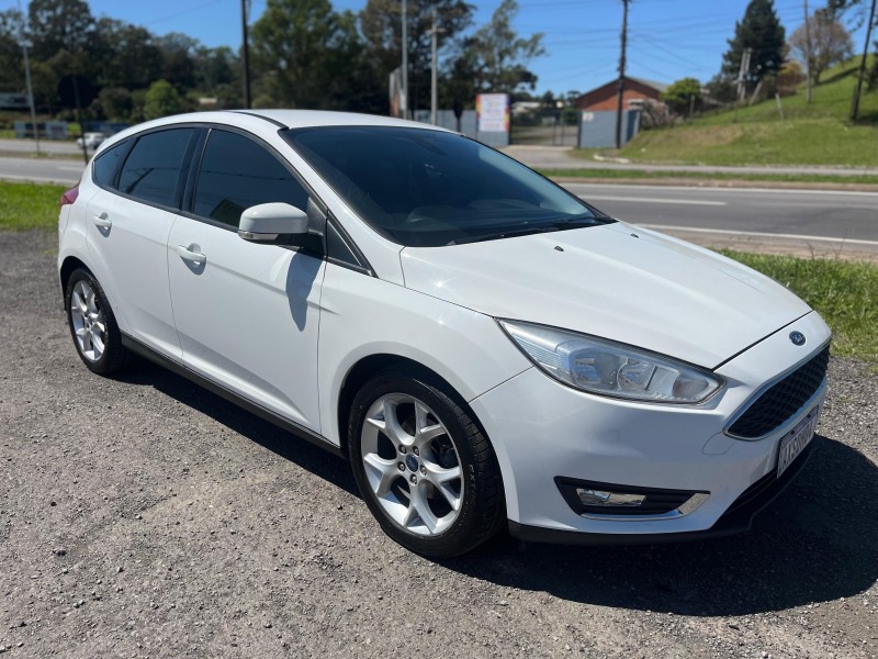 FOCUS 2.0 SE HATCH 16V FLEX 4P AUTO - 2016 - FARROUPILHA