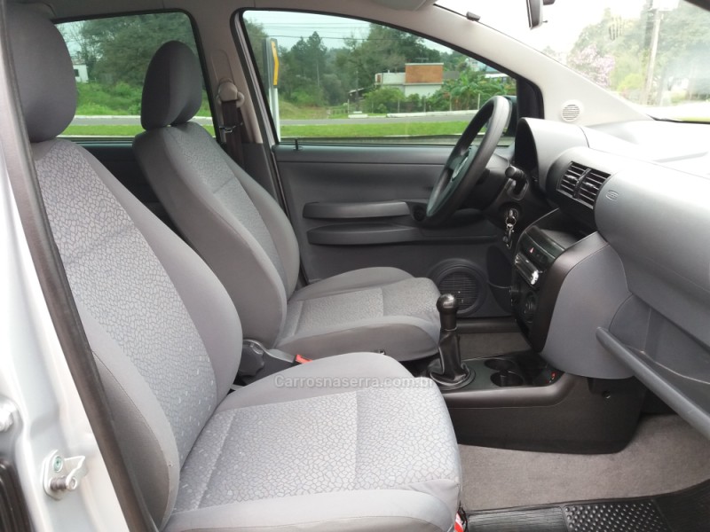 FOX 1.6 MI PLUS 8V GASOLINA 4P MANUAL - 2005 - DOIS IRMãOS