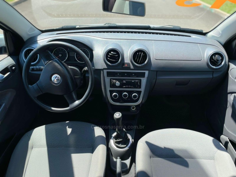 VOYAGE 1.0 MI 8V FLEX 4P MANUAL - 2013 - SãO LEOPOLDO