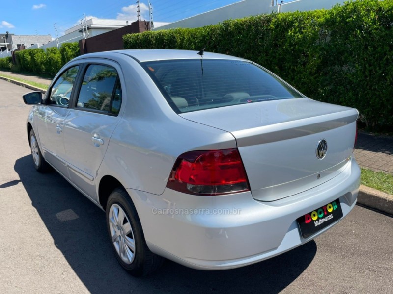 VOYAGE 1.0 MI 8V FLEX 4P MANUAL - 2013 - SãO LEOPOLDO