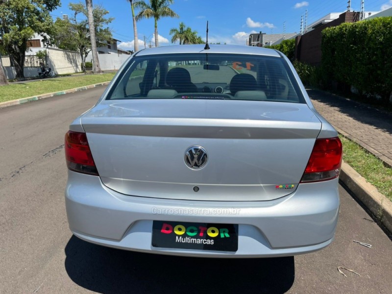 VOYAGE 1.0 MI 8V FLEX 4P MANUAL - 2013 - SãO LEOPOLDO