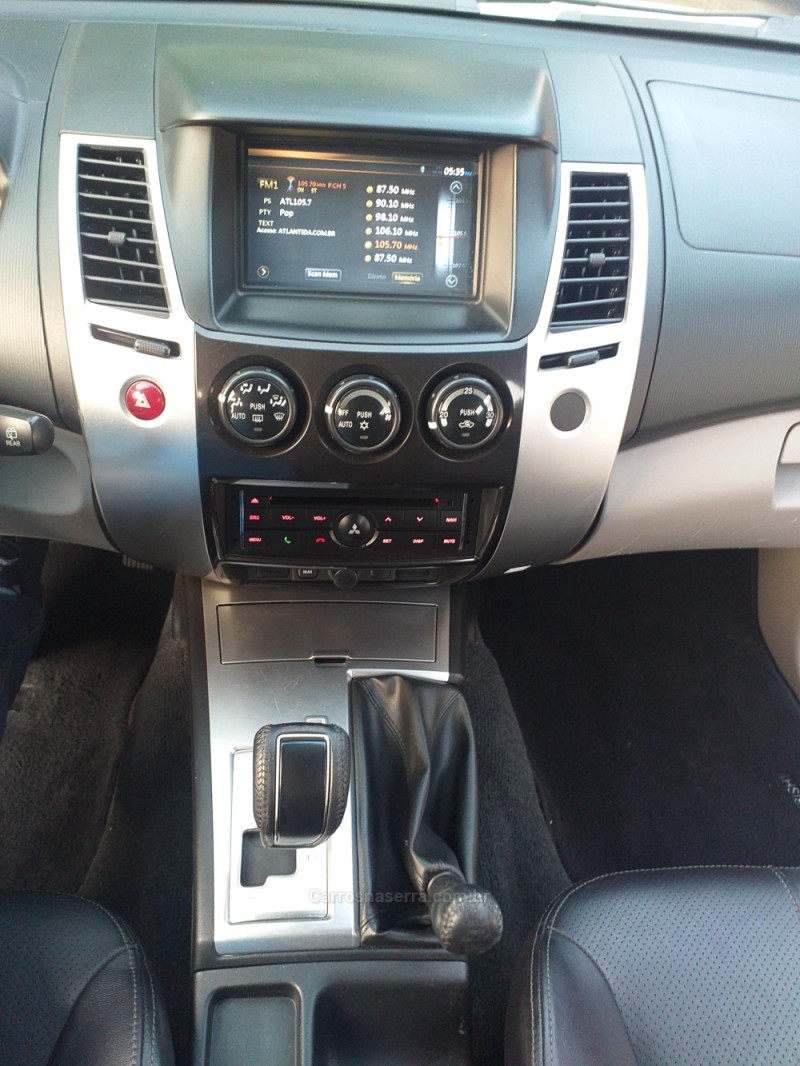 PAJERO DAKAR 3.2 HPE 4X4 7 LUGARES 16V TURBO INTERCOOLER DIESEL 4P AUTOMÁTICO - 2014 - CAXIAS DO SUL