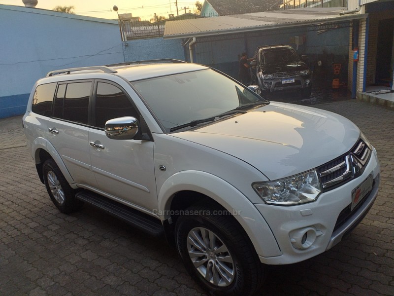 PAJERO DAKAR 3.2 HPE 4X4 7 LUGARES 16V TURBO INTERCOOLER DIESEL 4P AUTOMÁTICO - 2014 - CAXIAS DO SUL