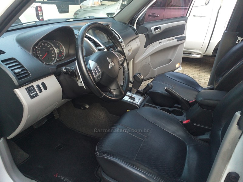 PAJERO DAKAR 3.2 HPE 4X4 7 LUGARES 16V TURBO INTERCOOLER DIESEL 4P AUTOMÁTICO - 2014 - CAXIAS DO SUL