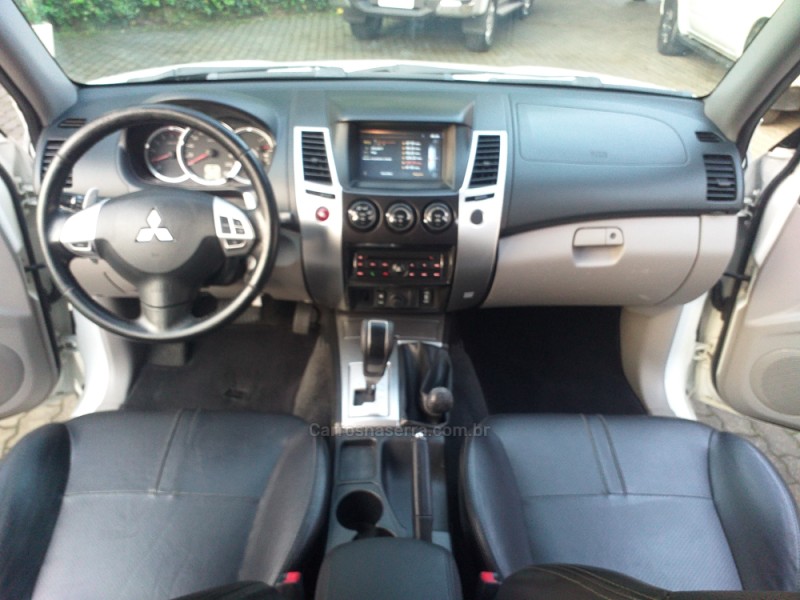 PAJERO DAKAR 3.2 HPE 4X4 7 LUGARES 16V TURBO INTERCOOLER DIESEL 4P AUTOMÁTICO - 2014 - CAXIAS DO SUL