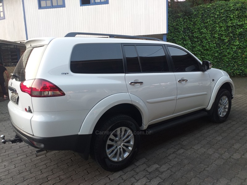PAJERO DAKAR 3.2 HPE 4X4 7 LUGARES 16V TURBO INTERCOOLER DIESEL 4P AUTOMÁTICO - 2014 - CAXIAS DO SUL