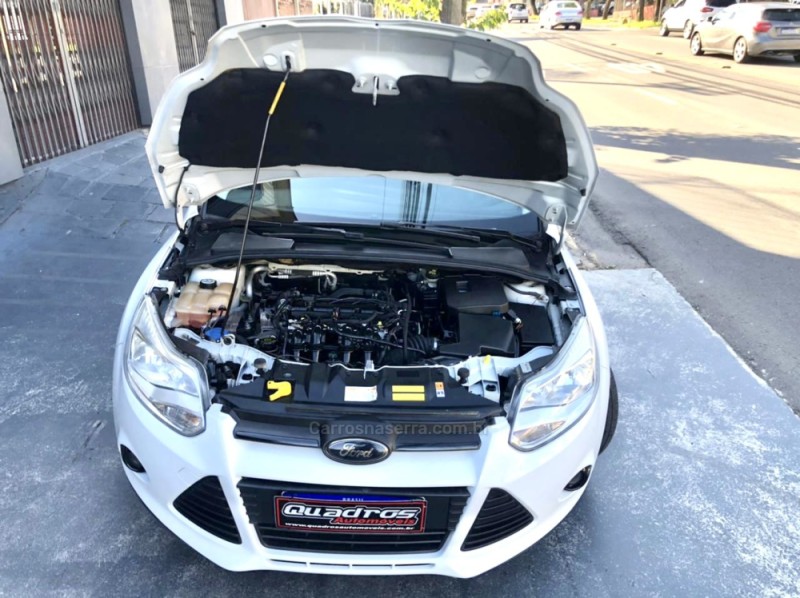 FOCUS 1.6 SE SEDAN 16V FLEX 4P AUTOMÁTICO - 2014 - CAXIAS DO SUL