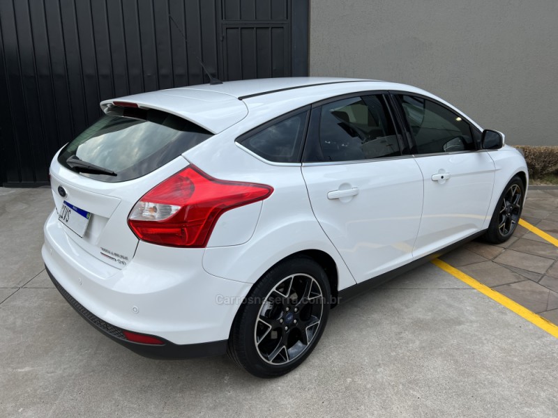 FOCUS 2.0 TITANIUM HATCH 16V FLEX 4P AUTOMÁTICO - 2015 - CAXIAS DO SUL