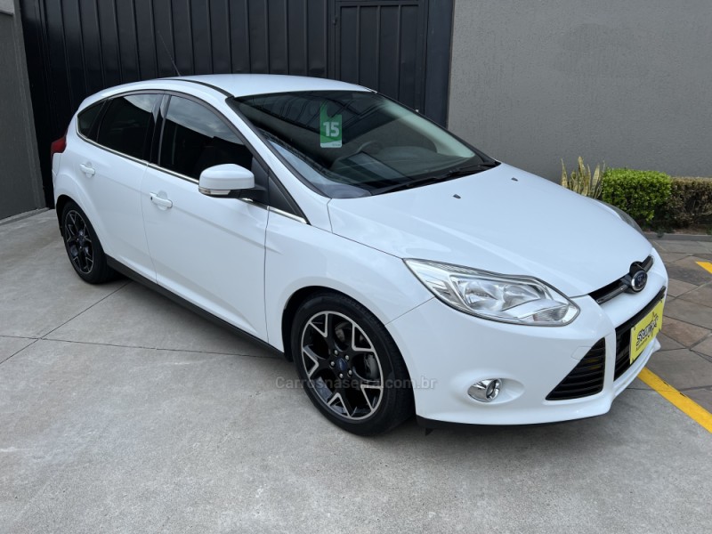 FOCUS 2.0 TITANIUM HATCH 16V FLEX 4P AUTOMÁTICO - 2015 - CAXIAS DO SUL