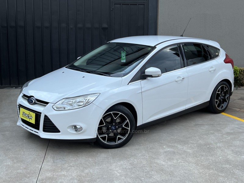 FOCUS 2.0 TITANIUM HATCH 16V FLEX 4P AUTOMÁTICO