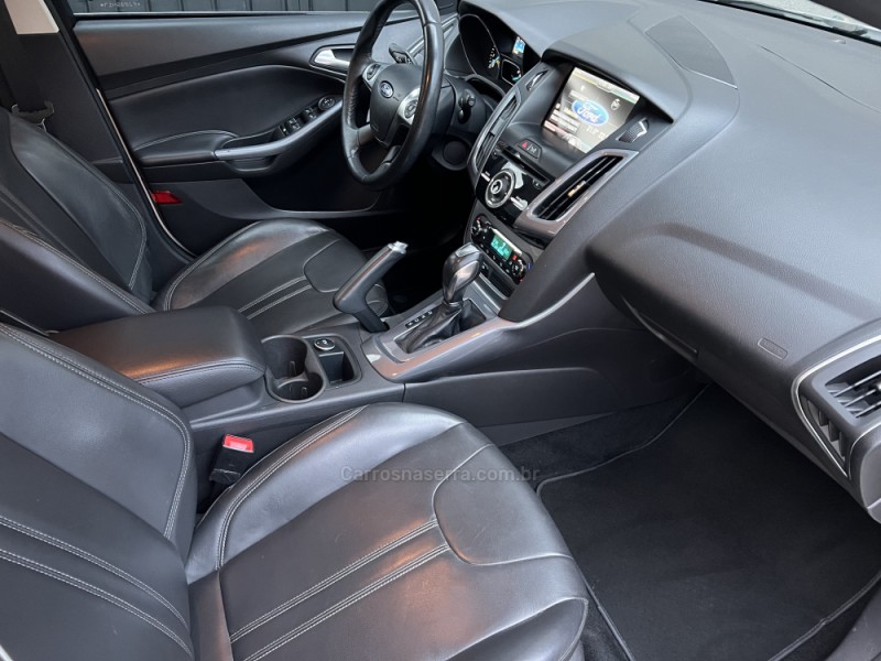 FOCUS 2.0 TITANIUM HATCH 16V FLEX 4P AUTOMÁTICO - 2015 - CAXIAS DO SUL