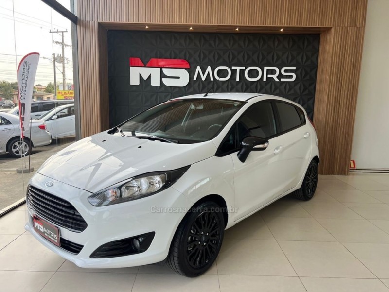 FIESTA 1.6 SE HATCH 16V FLEX 4P MANUAL - 2017 - PORTãO