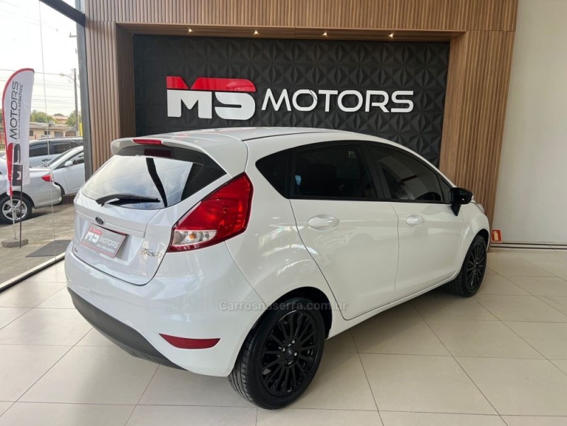FIESTA 1.6 SE HATCH 16V FLEX 4P MANUAL - 2017 - PORTãO