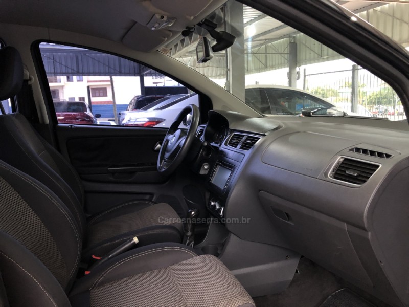 SPACEFOX 1.6 MI SPORTLINE 8V FLEX 4P MANUAL - 2011 - BOM PRINCíPIO