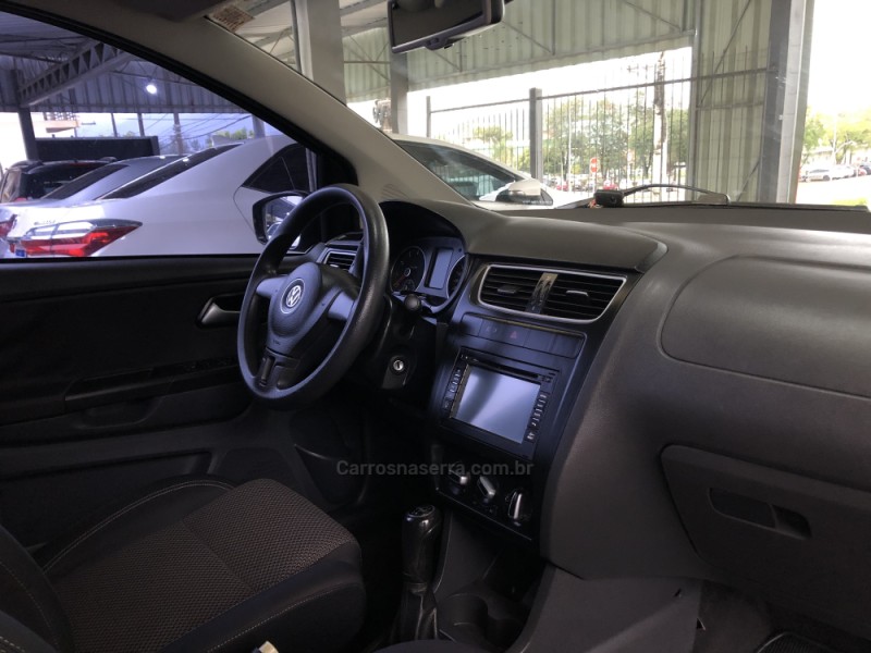 SPACEFOX 1.6 MI SPORTLINE 8V FLEX 4P MANUAL - 2011 - BOM PRINCíPIO