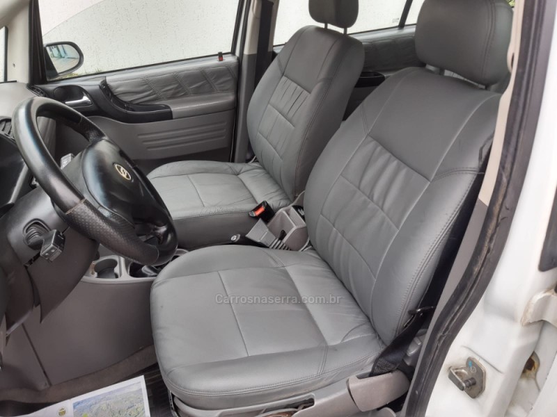 ZAFIRA 2.0 MPFI ELEGANCE 8V FLEX 4P MANUAL - 2009 - BOM PRINCíPIO