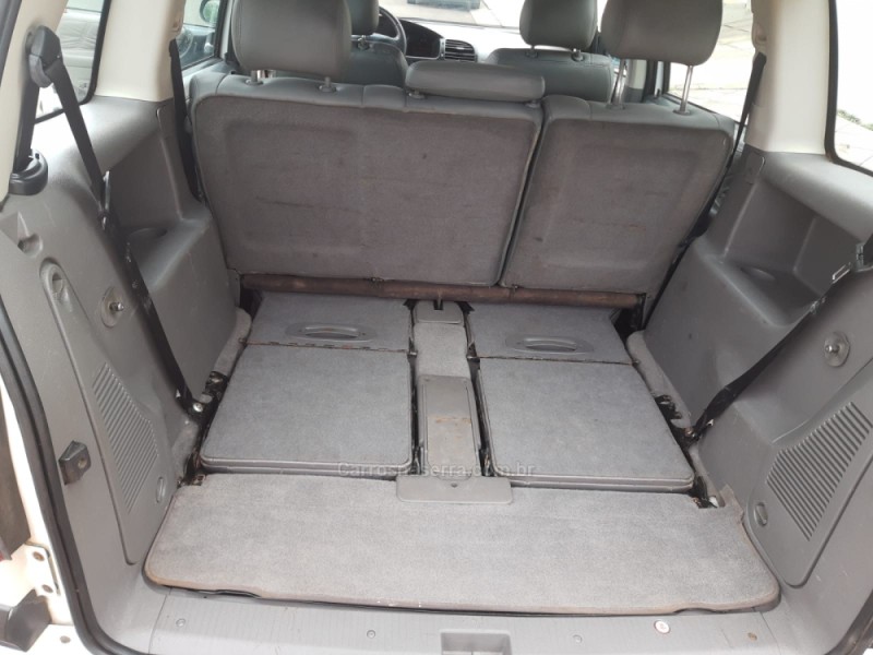 ZAFIRA 2.0 MPFI ELEGANCE 8V FLEX 4P MANUAL - 2009 - BOM PRINCíPIO