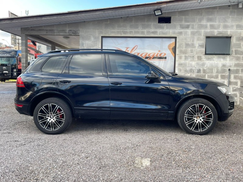 TOUAREG 4.2 FSI V8 32V GASOLINA 4P TIPTRONIC - 2012 - CAXIAS DO SUL