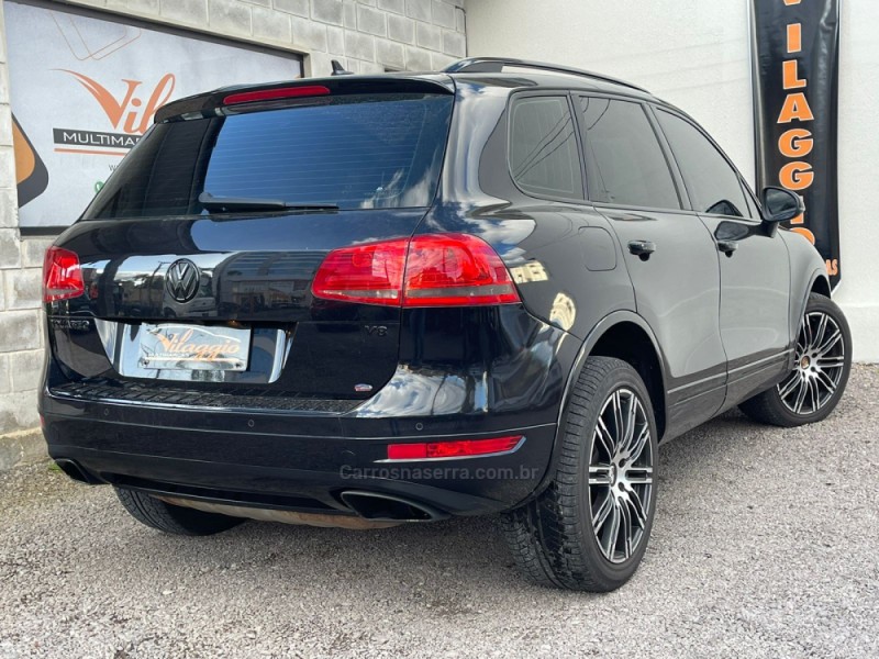 TOUAREG 4.2 FSI V8 32V GASOLINA 4P TIPTRONIC - 2012 - CAXIAS DO SUL