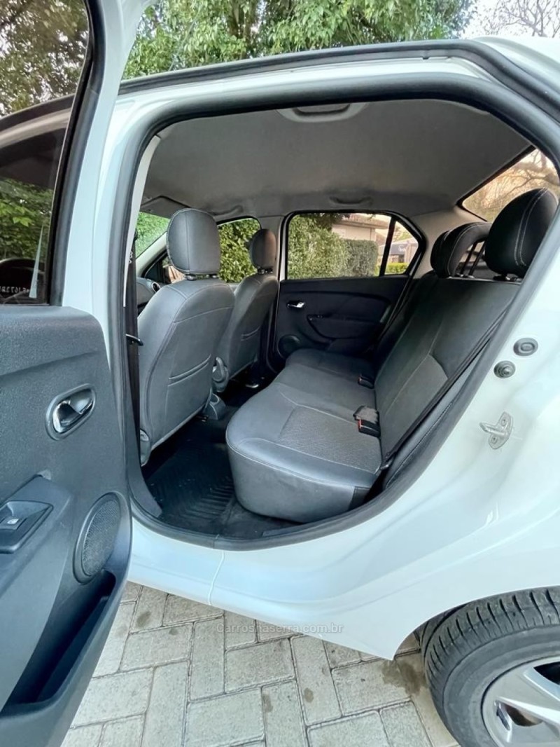 LOGAN 1.6 DYNAMIQUE 8V FLEX 4P AUTOMATIZADO - 2015 - ROLANTE
