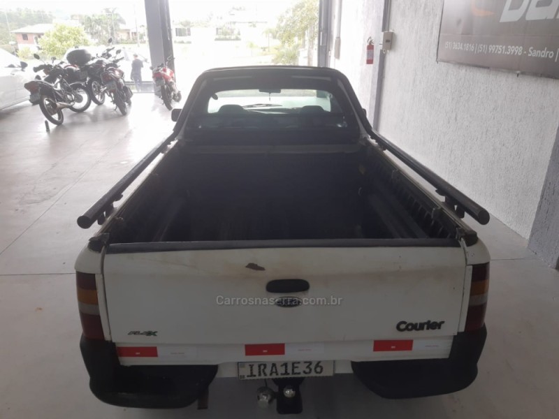 COURIER 1.6 MPI L VAN 8V FLEX 2P MANUAL - 2010 - BOM PRINCíPIO