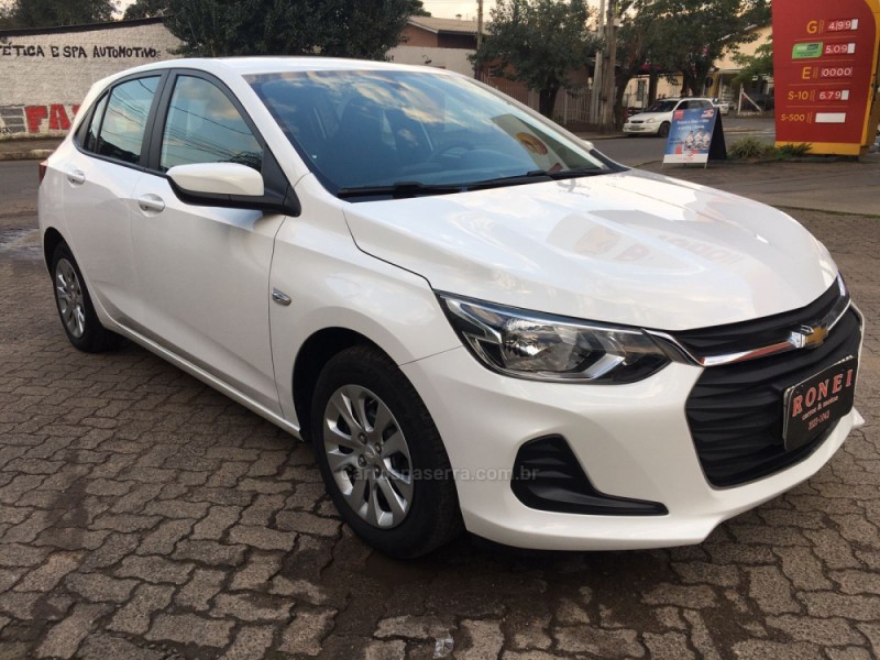 ONIX 1.0  LT 12V FLEX 4P MANUAL - 2020 - PAROBé