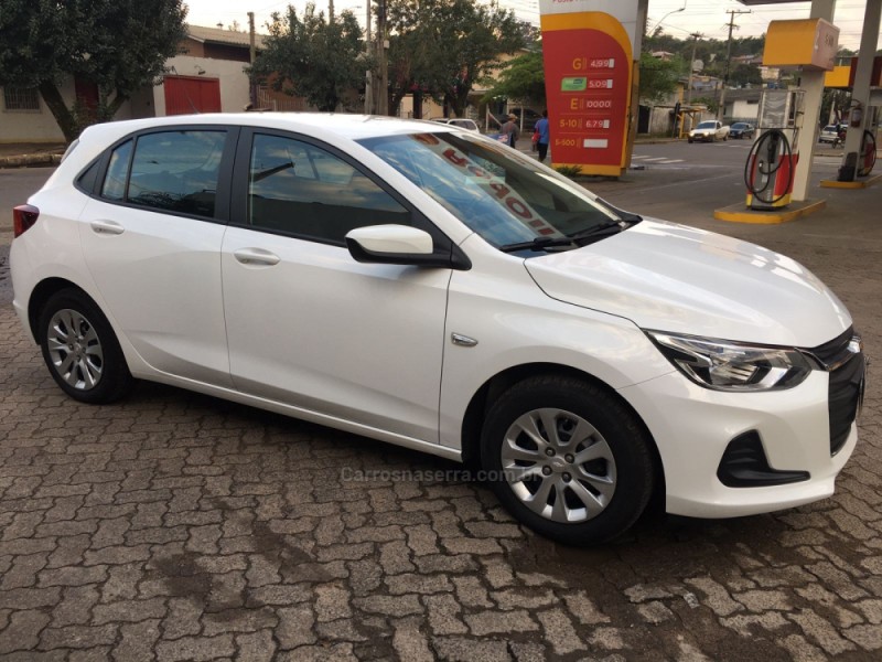 ONIX 1.0  LT 12V FLEX 4P MANUAL - 2020 - PAROBé