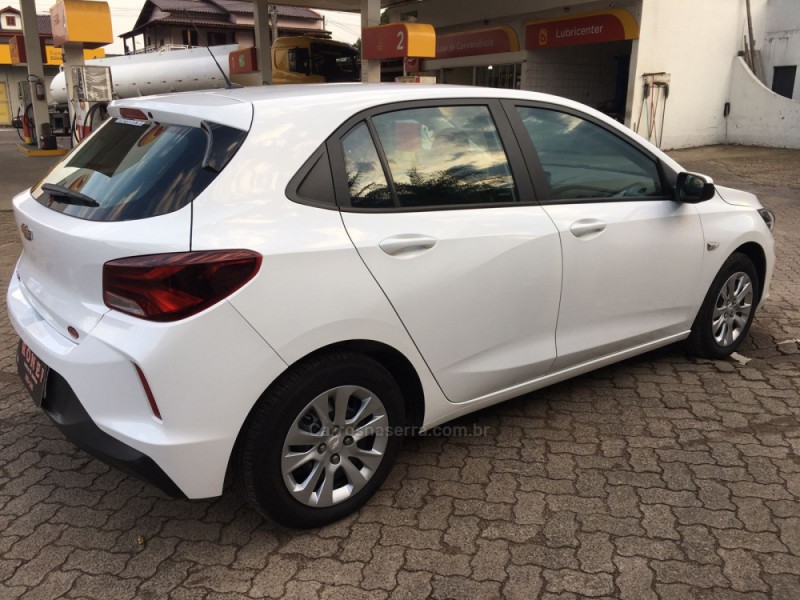 ONIX 1.0  LT 12V FLEX 4P MANUAL - 2020 - PAROBé