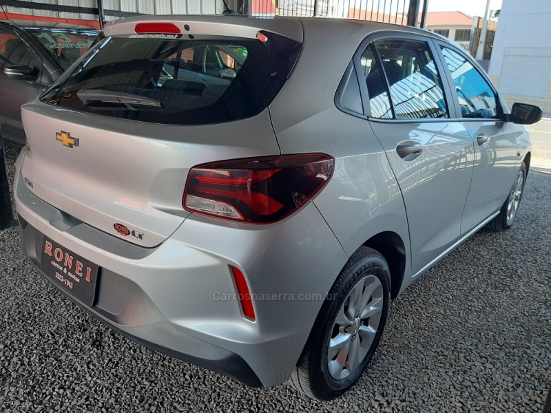 ONIX 1.0  LT 12V FLEX 4P MANUAL - 2021 - PAROBé