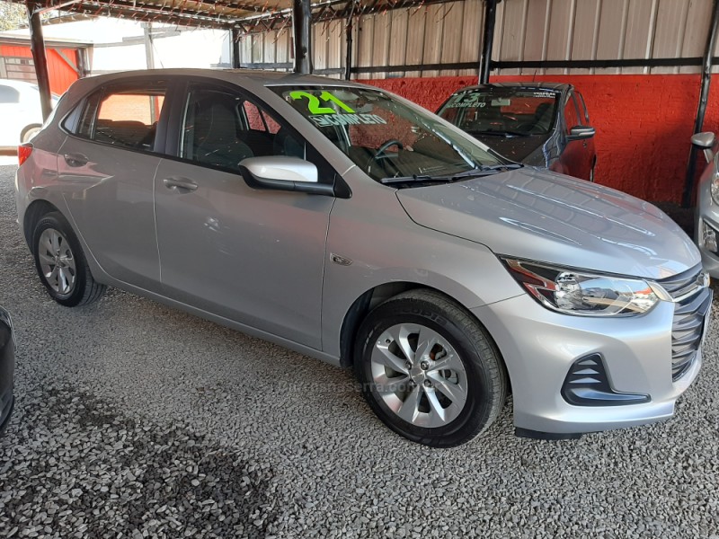 ONIX 1.0  LT 12V FLEX 4P MANUAL - 2021 - PAROBé