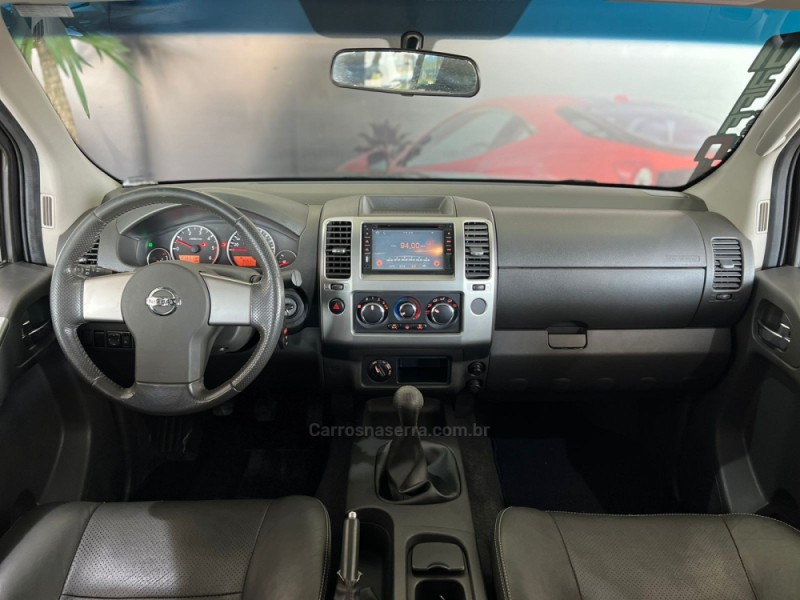 FRONTIER 2.5 SV ATTACK 4X4 CD TURBO ELETRONIC DIESEL 4P MANUAL - 2014 - DOIS IRMãOS