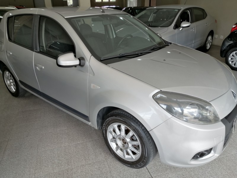 SANDERO 1.6 PRIVILÉGE 8V FLEX 4P MANUAL - 2014 - CAXIAS DO SUL