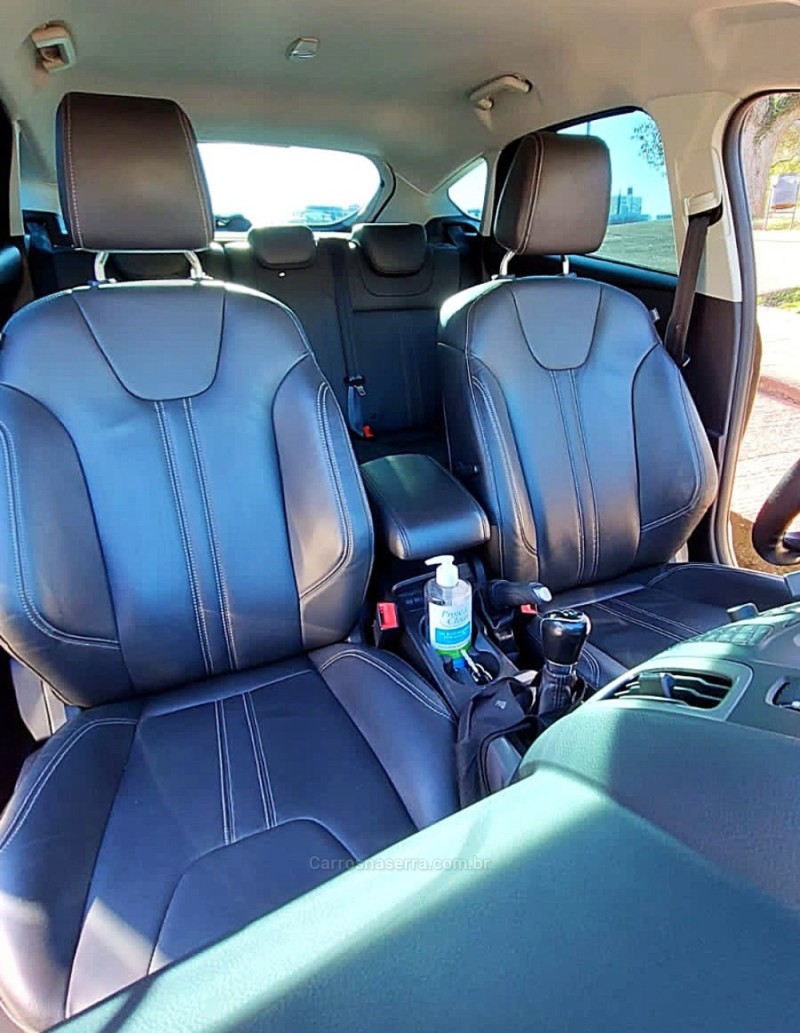 FOCUS 1.6 SE PLUS 16V FLEX 4P MANUAL - 2015 - PASSO FUNDO