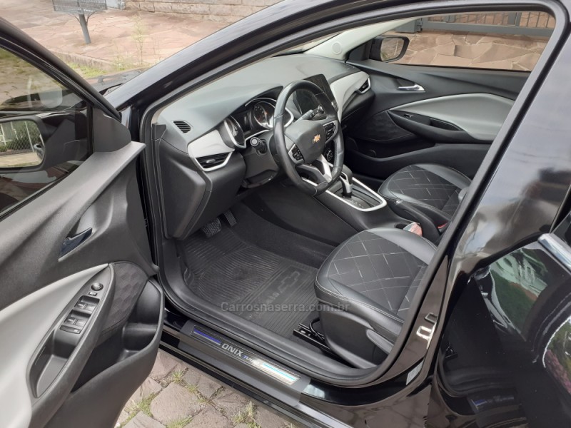 ONIX  1.0	PREMIER PLUS 8V TURBO FLEX 4P AUTOMÁTICO - 2020 - BENTO GONçALVES