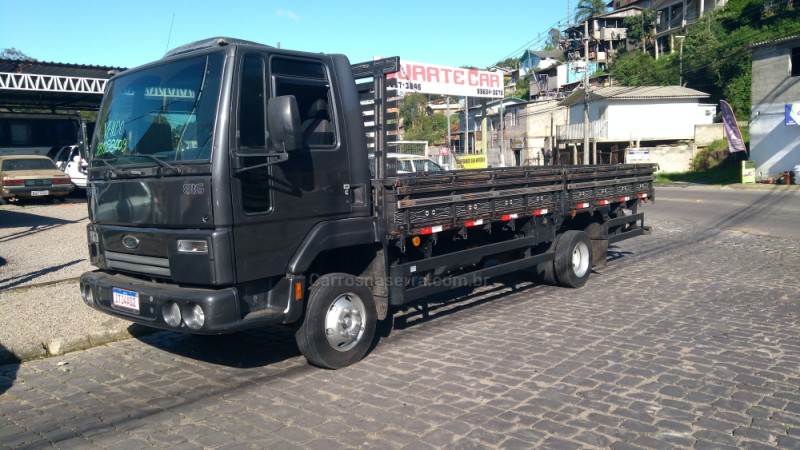cargo 816 e turbo 2013 caxias do sul