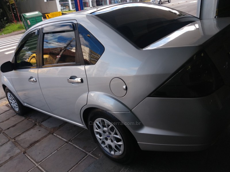 FIESTA 1.6 MPI SEDAN 8V FLEX 4P MANUAL - 2011 - CAXIAS DO SUL