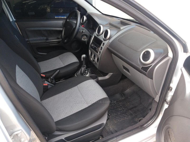 FIESTA 1.6 MPI SEDAN 8V FLEX 4P MANUAL - 2011 - CAXIAS DO SUL