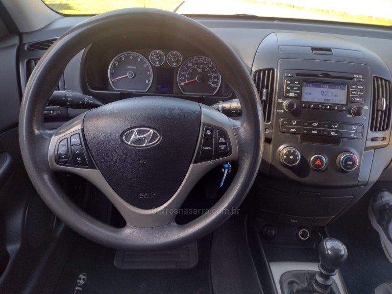 I30 2.0 MPI 16V GASOLINA 4P MANUAL - 2011 - CANELA