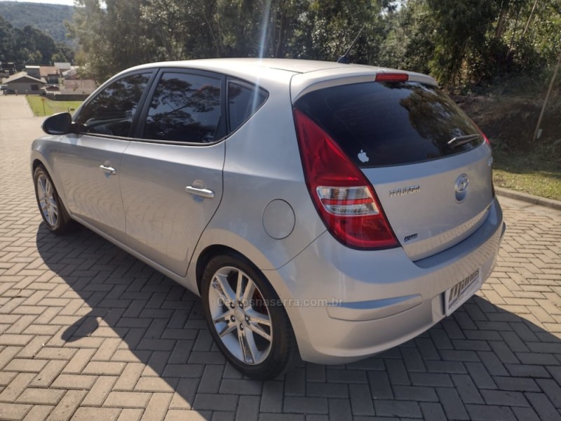 I30 2.0 MPI 16V GASOLINA 4P MANUAL - 2011 - CANELA