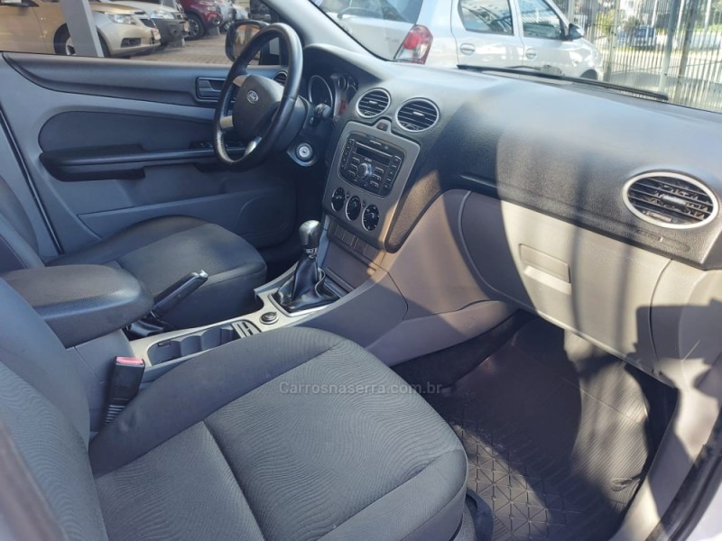 FOCUS 1.6 8V FLEX 4P MANUAL - 2011 - CAXIAS DO SUL