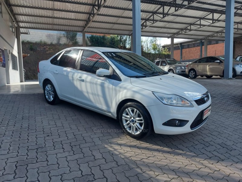 FOCUS 1.6 8V FLEX 4P MANUAL