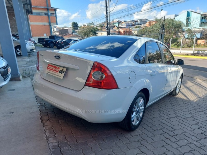FOCUS 1.6 8V FLEX 4P MANUAL - 2011 - CAXIAS DO SUL