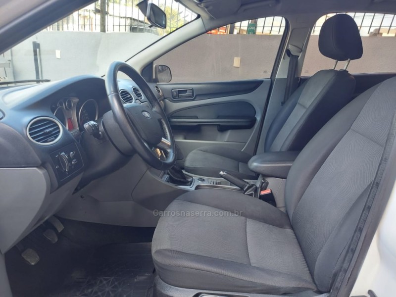 FOCUS 1.6 8V FLEX 4P MANUAL - 2011 - CAXIAS DO SUL