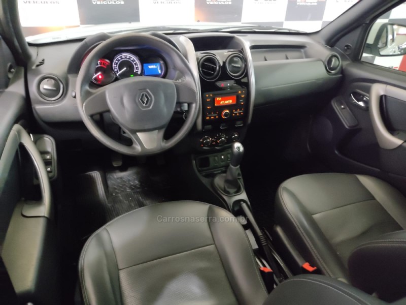 DUSTER 1.6 EXPRESSION 4X2 16V FLEX 4P MANUAL - 2017 - DOIS IRMãOS