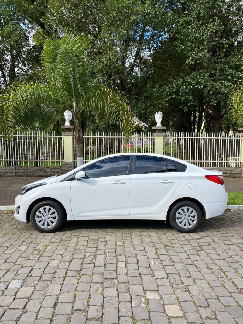 HB20S 1.6 COMFORT PLUS 16V FLEX 4P MANUAL - 2015 - CANELA