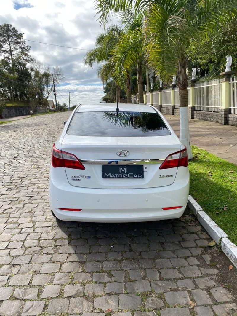 HB20S 1.6 COMFORT PLUS 16V FLEX 4P MANUAL - 2015 - CANELA