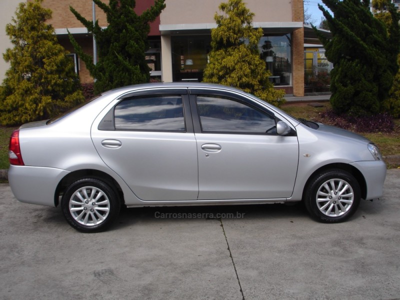ETIOS 1.5 XLS SEDAN 16V FLEX 4P MANUAL - 2013 - CAXIAS DO SUL