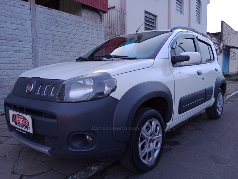UNO 1.0 WAY 8V FLEX 4P MANUAL - 2013 - TRêS COROAS