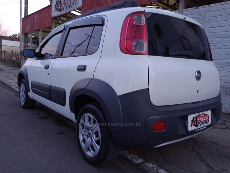 UNO 1.0 WAY 8V FLEX 4P MANUAL - 2013 - TRêS COROAS